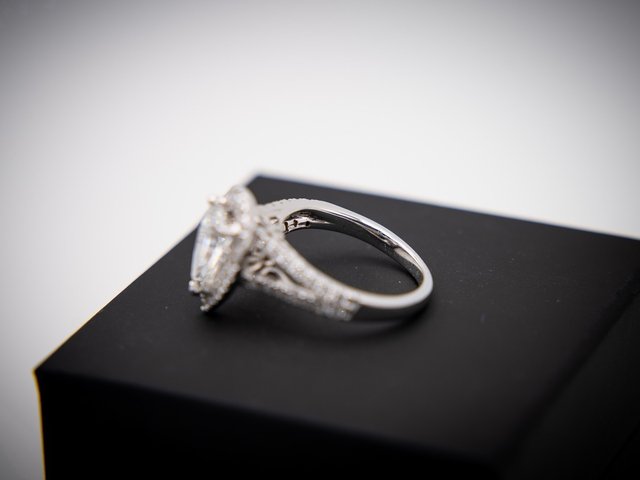 Anillo Diamantes 1.53ct Corte Pera