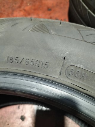 Neumáticos 185/65 r15 pareja