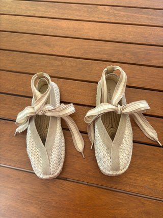 Zapatos planos Tintoretto beige con lazo