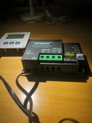 Regulador y panel Solar Votronic MPP 250 Duo Digit