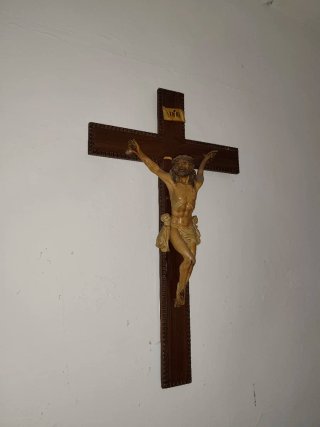 Crucifijo antiguo de madera