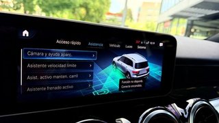 Mercedes-Benz GLB 200 AMG LINE Techo Panorámico