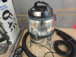 Nilfisk Aspiradora con Cable GM80 C