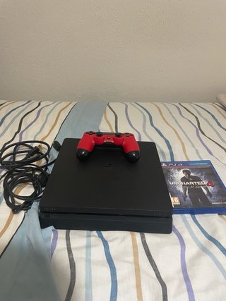 PS4 Slim Negra + Mando Rojo + Uncharted 4 + gta 5