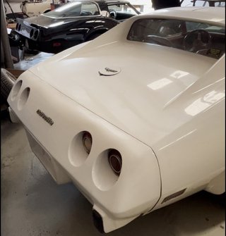 CHEVROLET CORVETTE C3 1977 V8