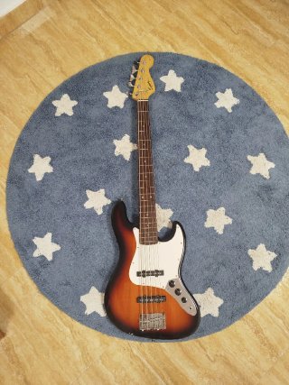 Bajo Squier Affinity JBass Sunburst