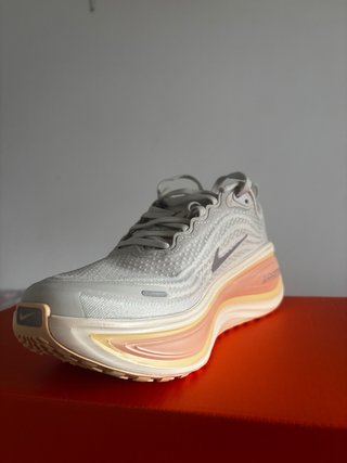 Nike Vomero PLUS 38