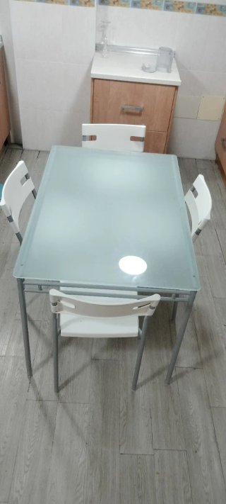 Mesa de cocina cristal y metal