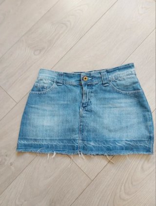Zara Talla S/M Minifalda vaquera bajo deshilachado