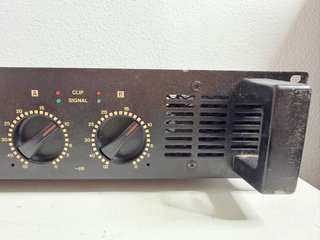Amplificador Yamaha P1600 Stereo