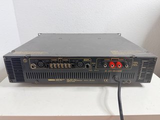 Amplificador Yamaha P1600 Stereo