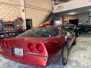 CHEVROLET CORVETTE C4 1988 V8