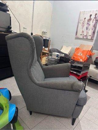 Sillón orejero Ikea gris tela STRANDMON