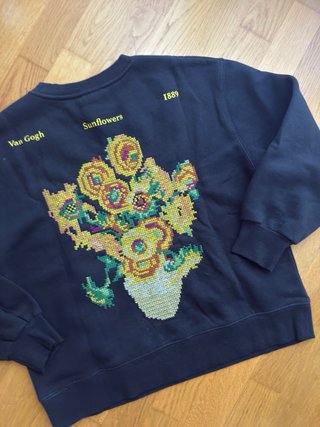 Sudadera Zara Negra con Flores Bordadas