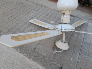Ventilador de Techo con Luz