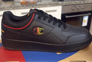 Botines Champion Negros y Rojos
