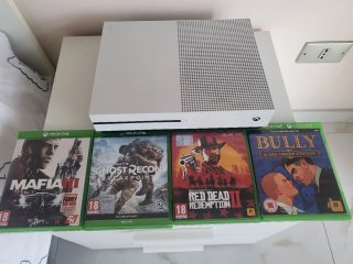 Xbox One S + 4 Giochi