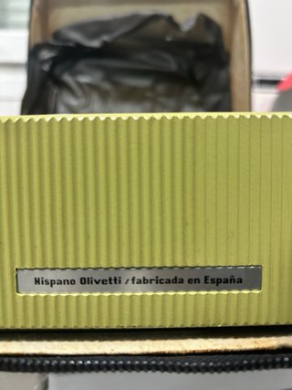 Máquina de escribir Hispano Olivetti Pluma 22