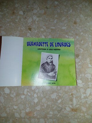 Libro "Bernardet de Lourdes" contada a los niños.