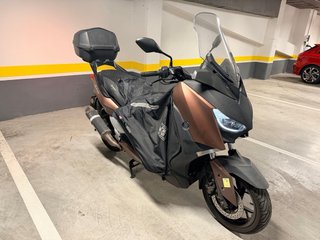 Yamaha XMAX 300 Marrón y Negro