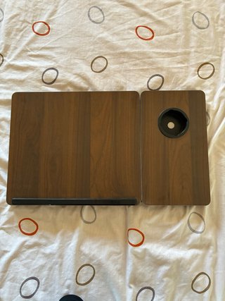 Mesa plegable reclinable para cama con posavasos