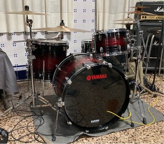 Batería (Yamaha Rock Tour) madera Caoba , 3 piezas