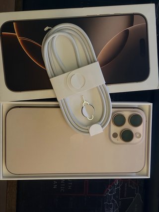 iPhone 16 Pro Max 256GB Oro Titanio