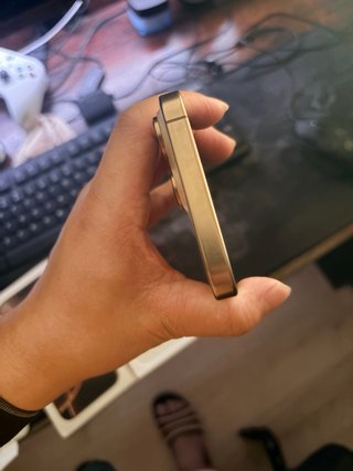 iPhone 16 Pro Max 256GB Oro Titanio