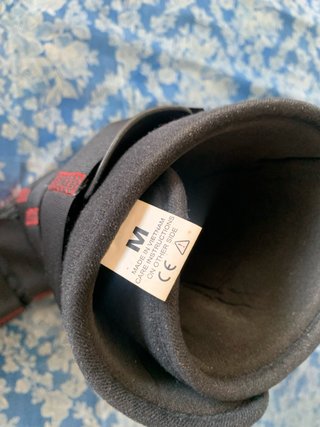 Bota Ortopédica Negra y Roja