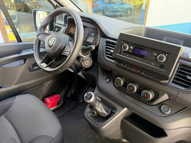 Renault Trafic 2023, foto 7