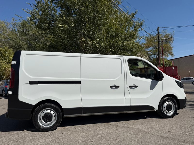 Renault Trafic 2023, foto 21