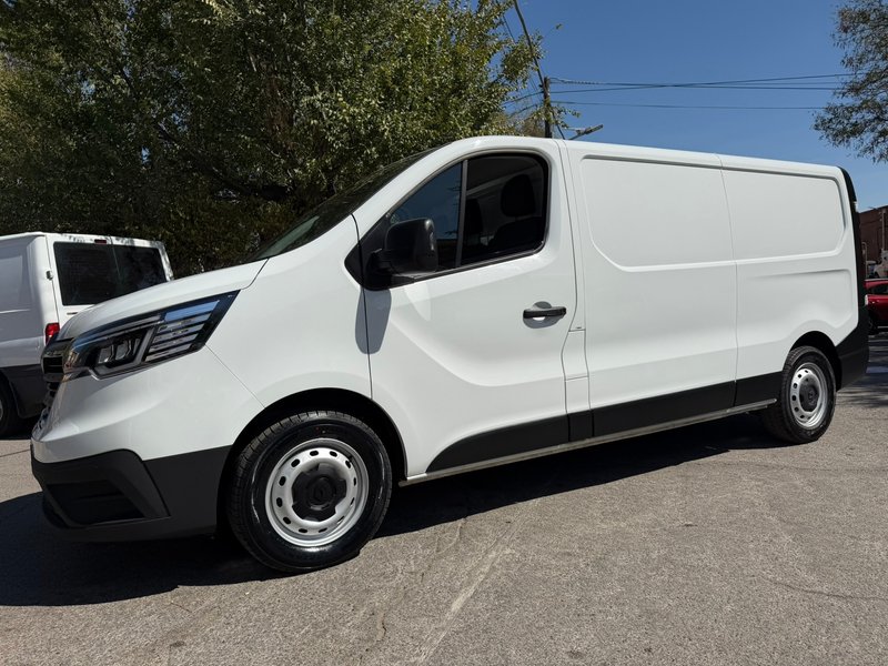 Renault Trafic 2023, foto 30