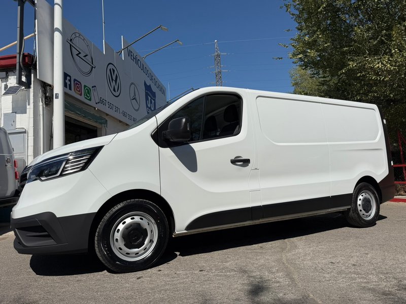 Renault Trafic 2023, foto 32
