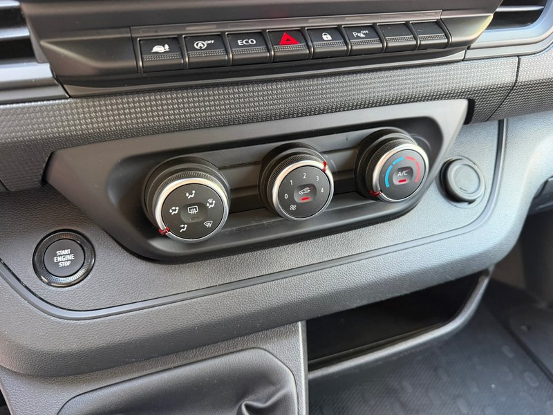 Renault Trafic 2023, foto 42