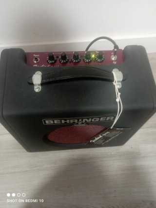 Amplificador Behringer GX108 Firebird