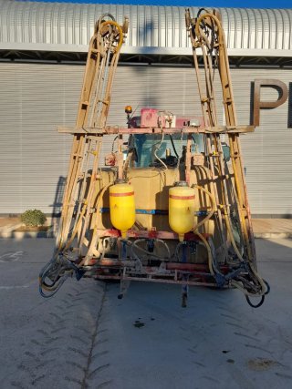 Sulfatadora 12m de trabajo y 1200L