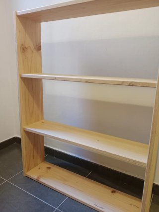 Estanteria de madera de pino Lufe