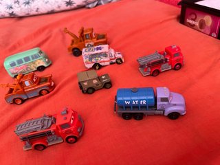 Coches Cars Plástico ,desde 2 euros depende coche