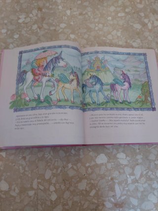 Lily, la princesa hada, en el país de los unico...