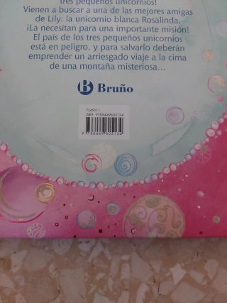 Lily, la princesa hada, en el país de los unico...