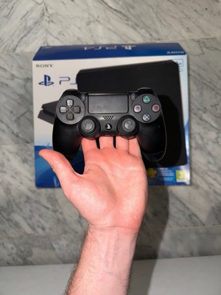 PS4 Slim 500GB con mando y caja
