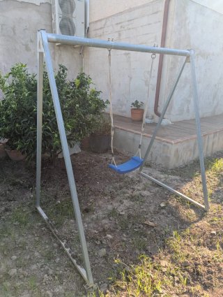 Columpio Infantil con Estructura Metálica
