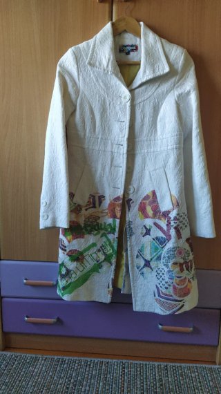 Abrigo Desigual Blanco con Estampado