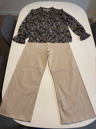 Lote de pantalón y blusa