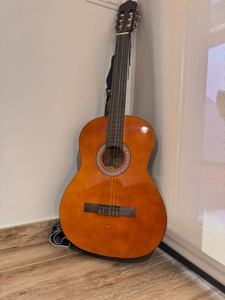 Guitarra clásica CNBLUE – económica