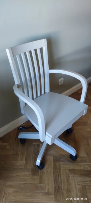 Silla de escritorio regulable con ruedas