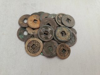 Lote 30 monedas japonesas variadaa