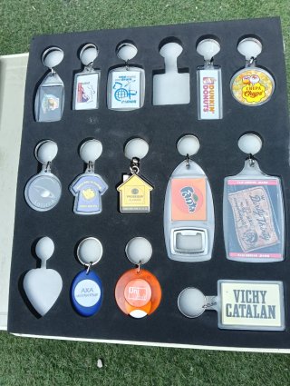 Colección de Llaveros en Expositor