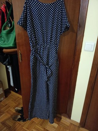 Mono elegante de lunares