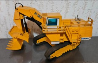 Modellino Escavatore Demag H185 NZG 1:50